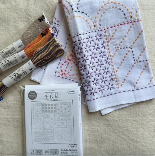 Hana-Fukin Sashiko Sampler 'Chiyogami' H-1145 in White - Image 3